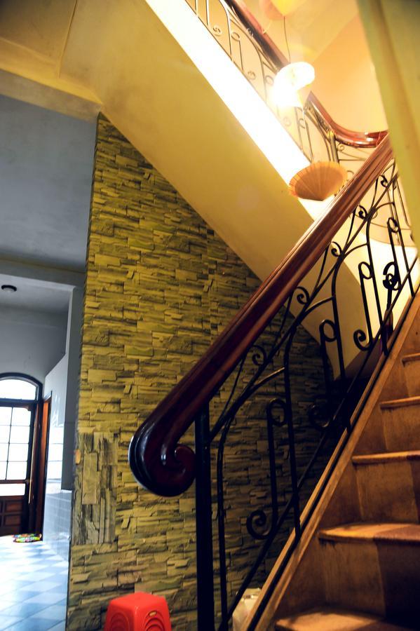 Queen Homestay Хюе Екстер'єр фото